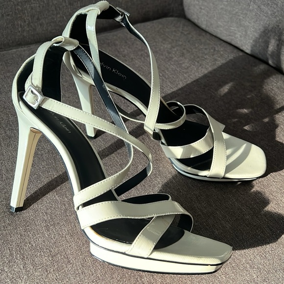 CALVIN KLEIN VONNIE STRAPPY HEELS - Picture 8 of 9